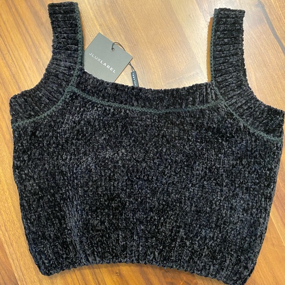 SOLD: Cropped black knitted top - Picture 3 of 3